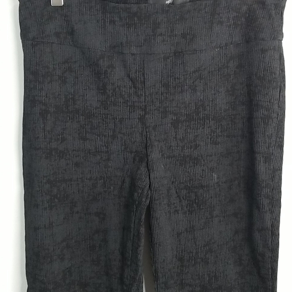 UP! Slimming Tummy Control Black & Gray Camo leggings /pants Curved Hem 12 - Picture 3 of 12